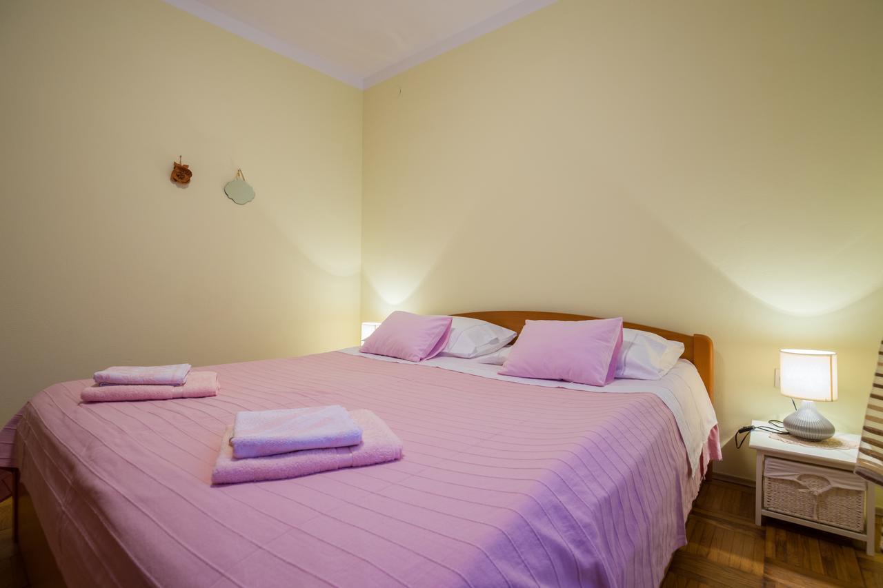 Apartments Janko ロヴィニ エクステリア 写真