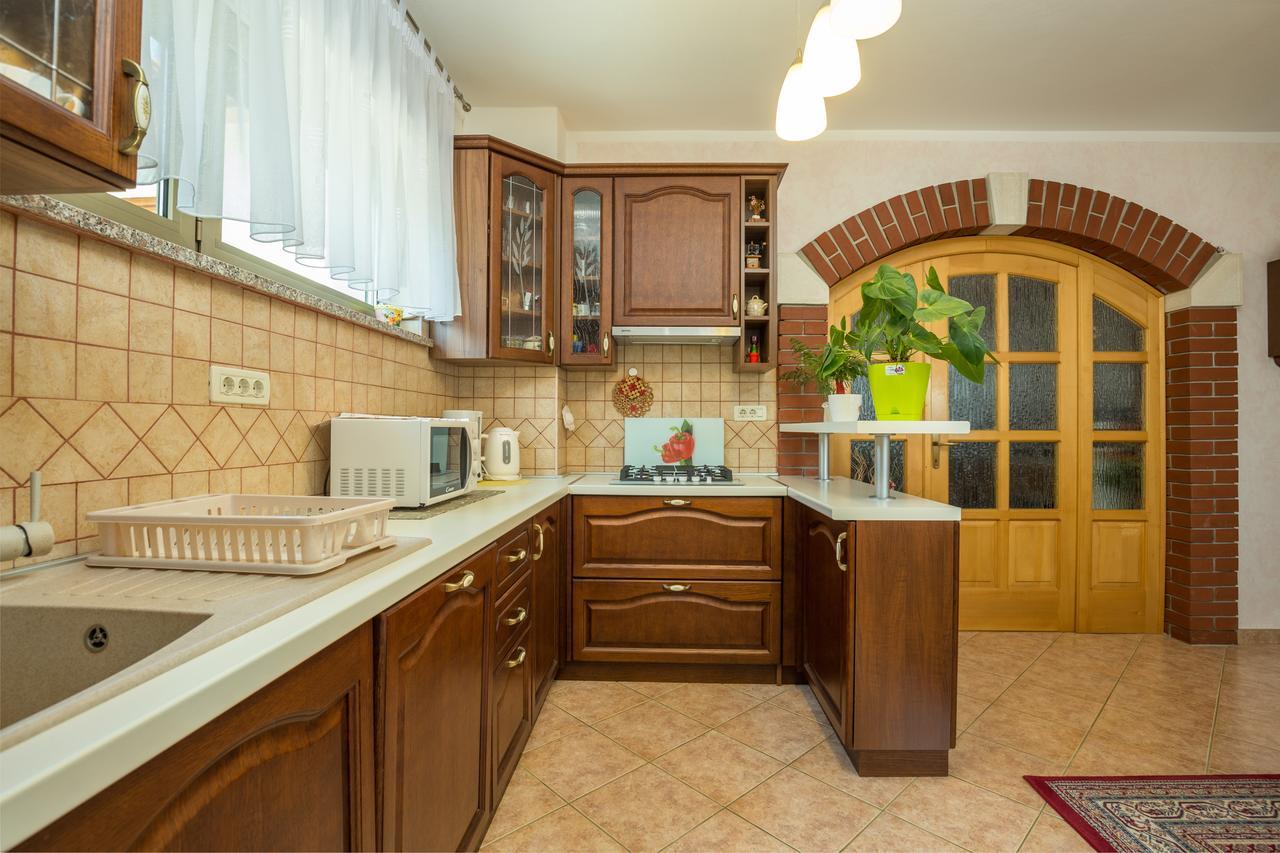 Apartments Janko ロヴィニ エクステリア 写真